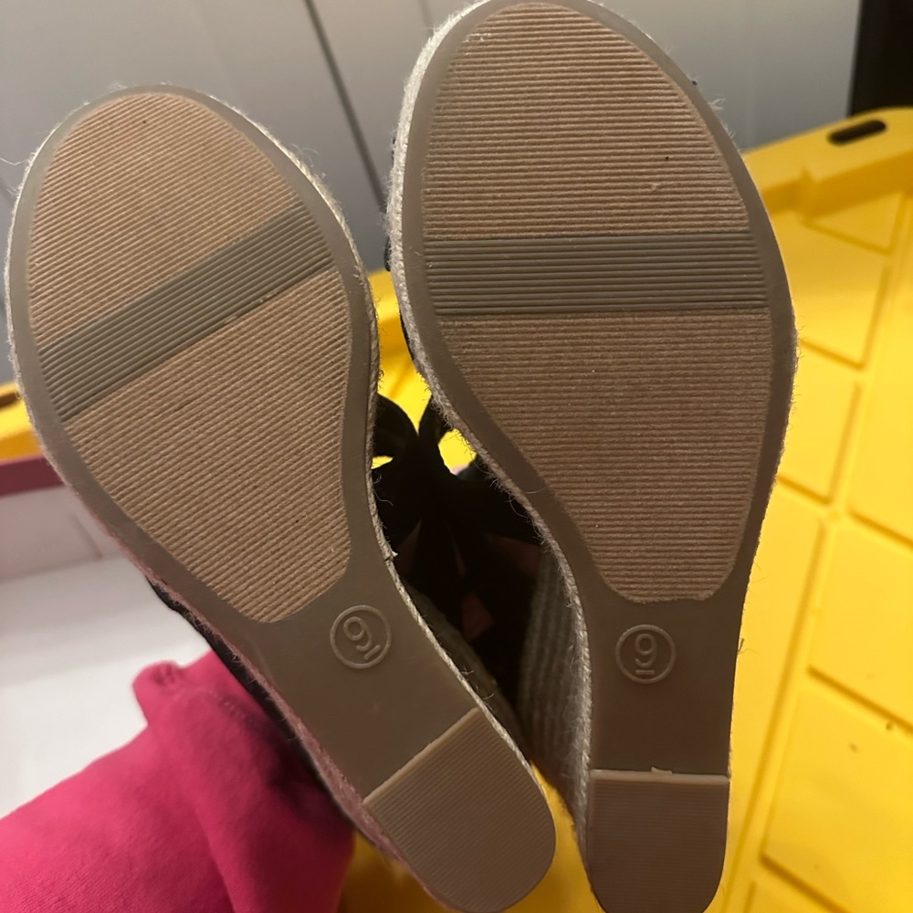 Merona Black and Tan Wedge Sandals - Picture 5 of 6